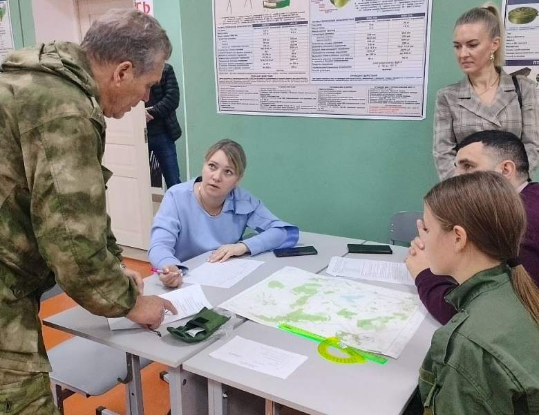 Сотрудники Дома детского творчества приняли участие в организации и проведении районного конкурса "Лучший курсант года центра "Воин"