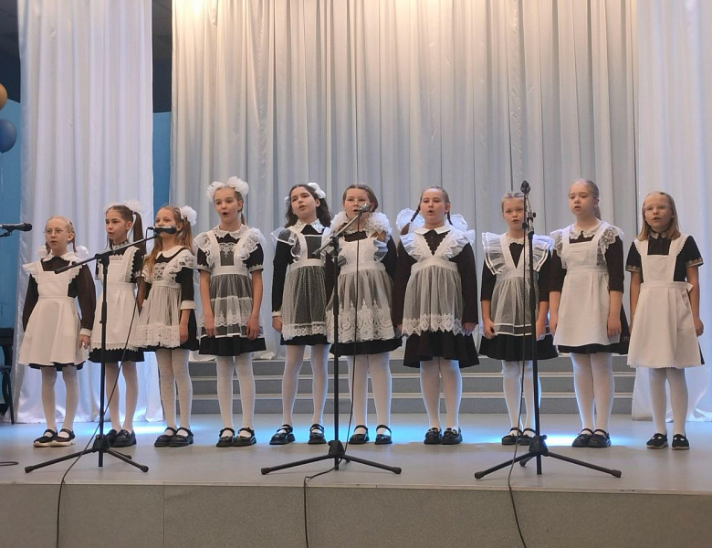 Состоялся районный конкурс патриотической песни "Я люблю тебя, Россия!"