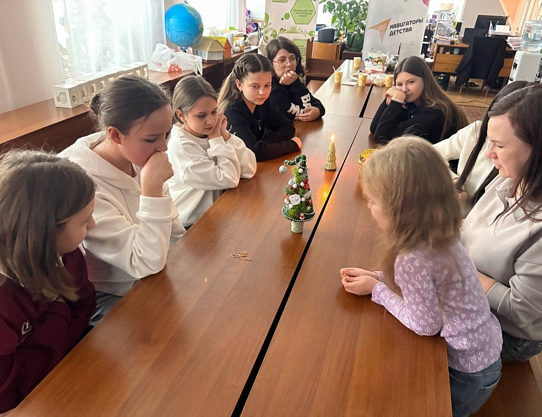 Рождественские посиделки: тепло, дружба и праздничное настроение!