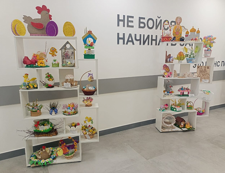 Раскрыть атмосферу предстоящего торжества помогают минуты творчества.